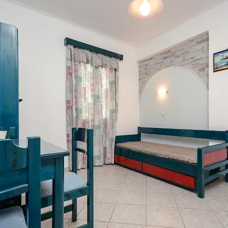 Daire Polemis & Agia Anna (Naxos)