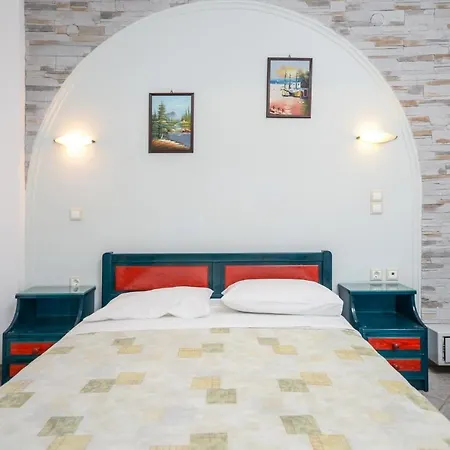 Polemis & Agia Anna (Naxos)