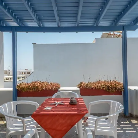 Polemis & Lägenhet Agia Anna (Naxos)